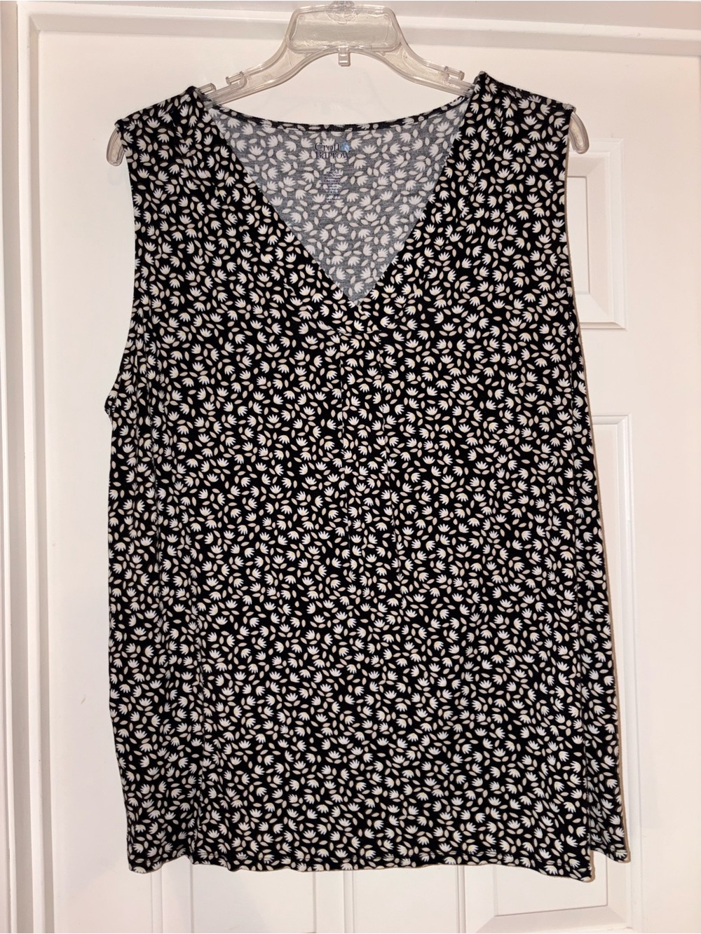 croft & barrow Black and White Floral V-Neck Sleeveless Tank 3X